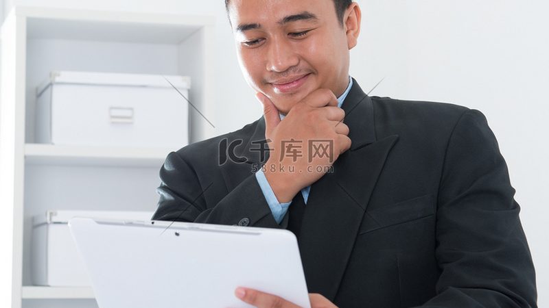 Shopify建站费用解析：揭秘电商平台的成本构成